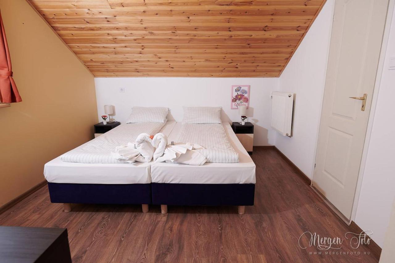 Kamaras Klastrom House Mogyoród Zewnętrze zdjęcie