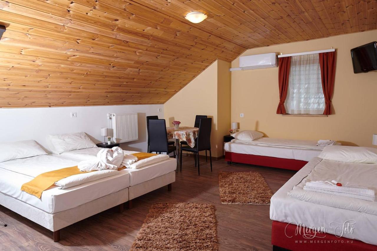 Kamaras Klastrom House Mogyoród Zewnętrze zdjęcie
