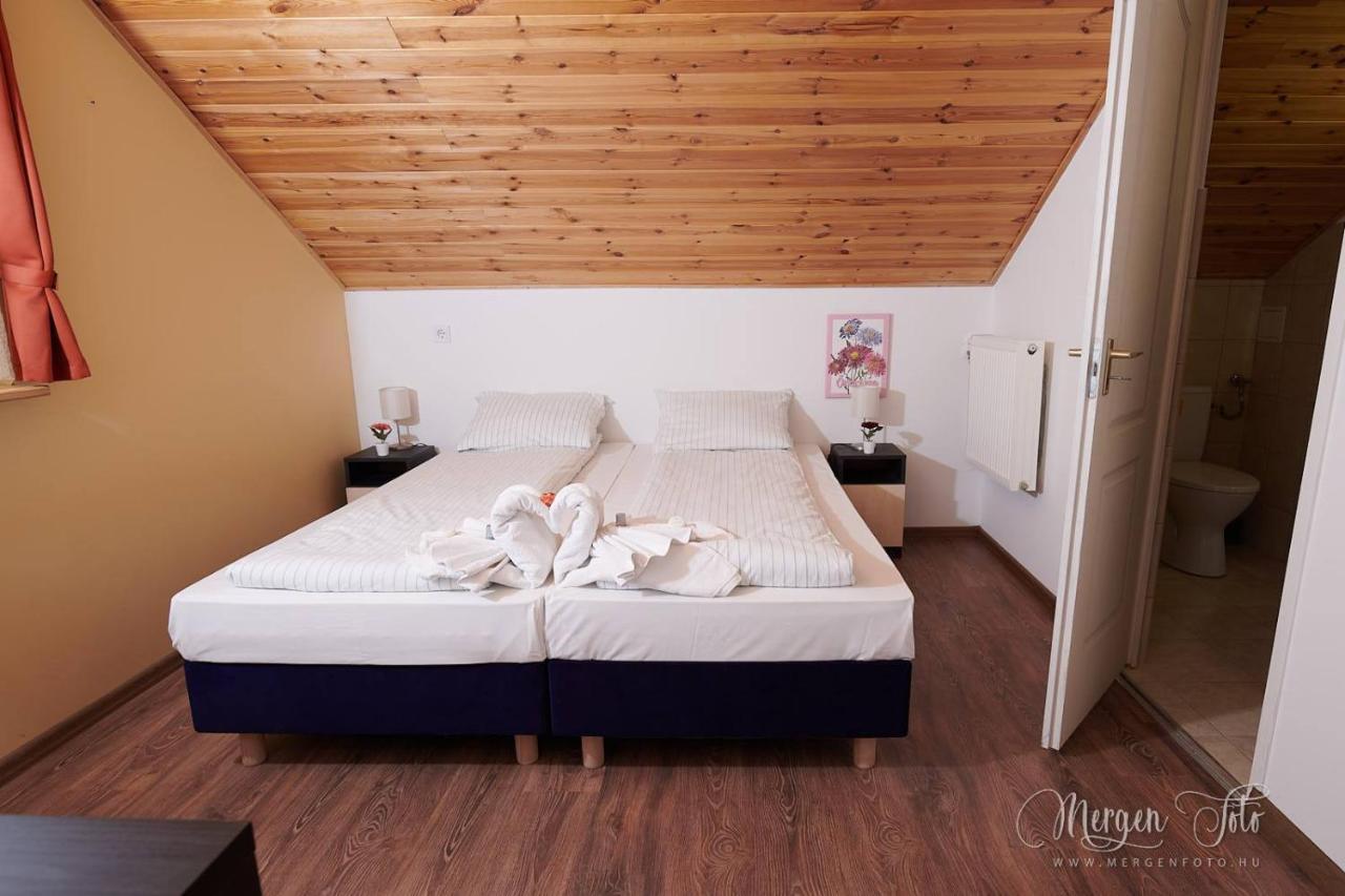 Kamaras Klastrom House Mogyoród Zewnętrze zdjęcie