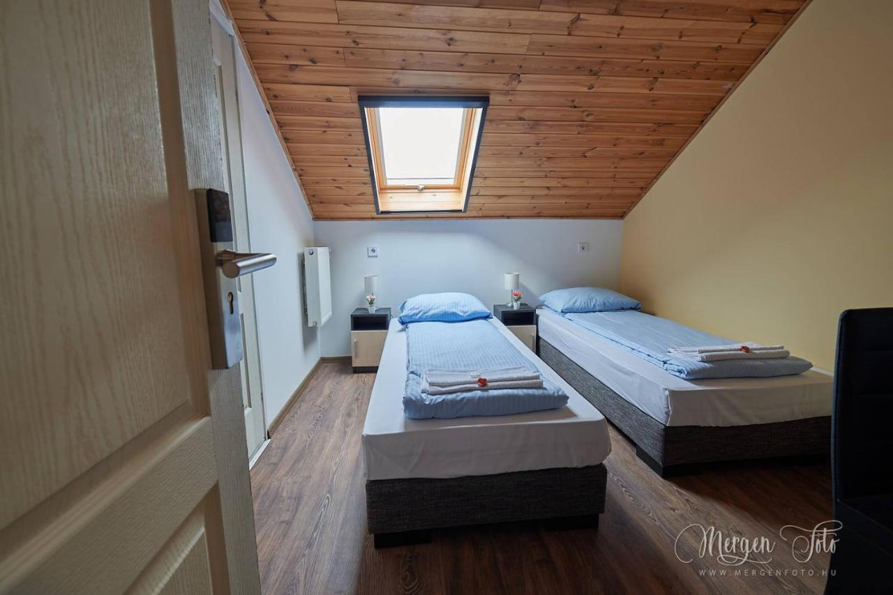 Kamaras Klastrom House Mogyoród Zewnętrze zdjęcie
