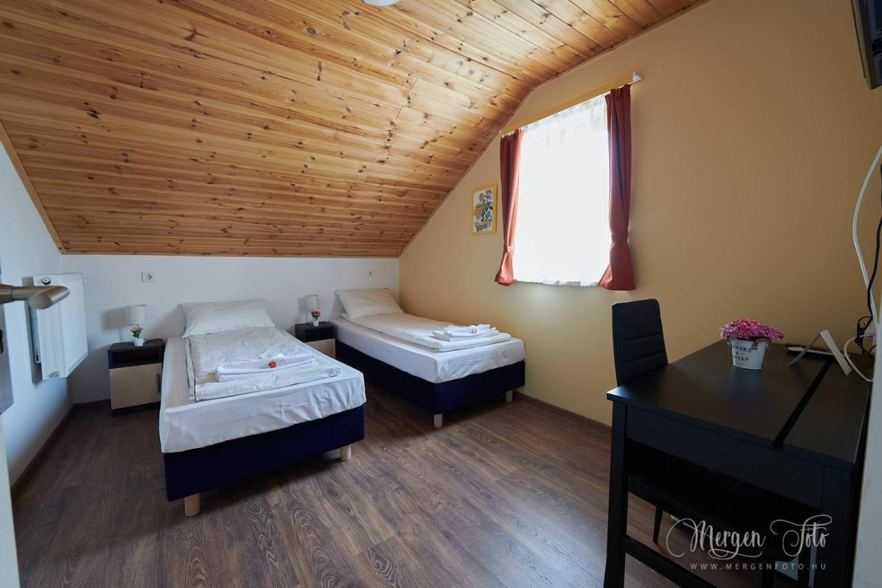 Kamaras Klastrom House Mogyoród Zewnętrze zdjęcie