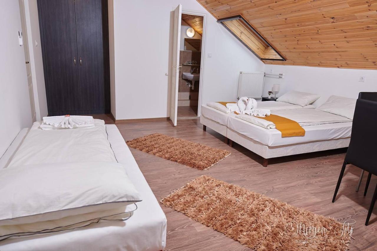 Kamaras Klastrom House Mogyoród Zewnętrze zdjęcie